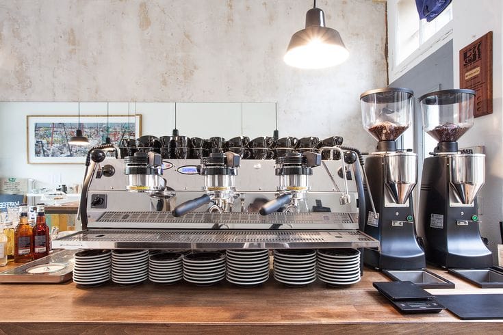 مشاوره خرید و تامین تجهیزات کافی شاپ